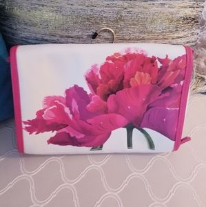 NWOT Hanging/Travel Makeup/Organizer Case